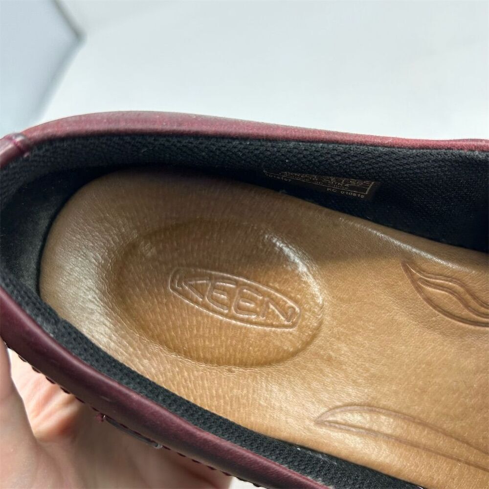 KEEN Women's Red Leather Slip-On Clog Loafers Size 10 Casual Comfort - Picture 14 of 15
